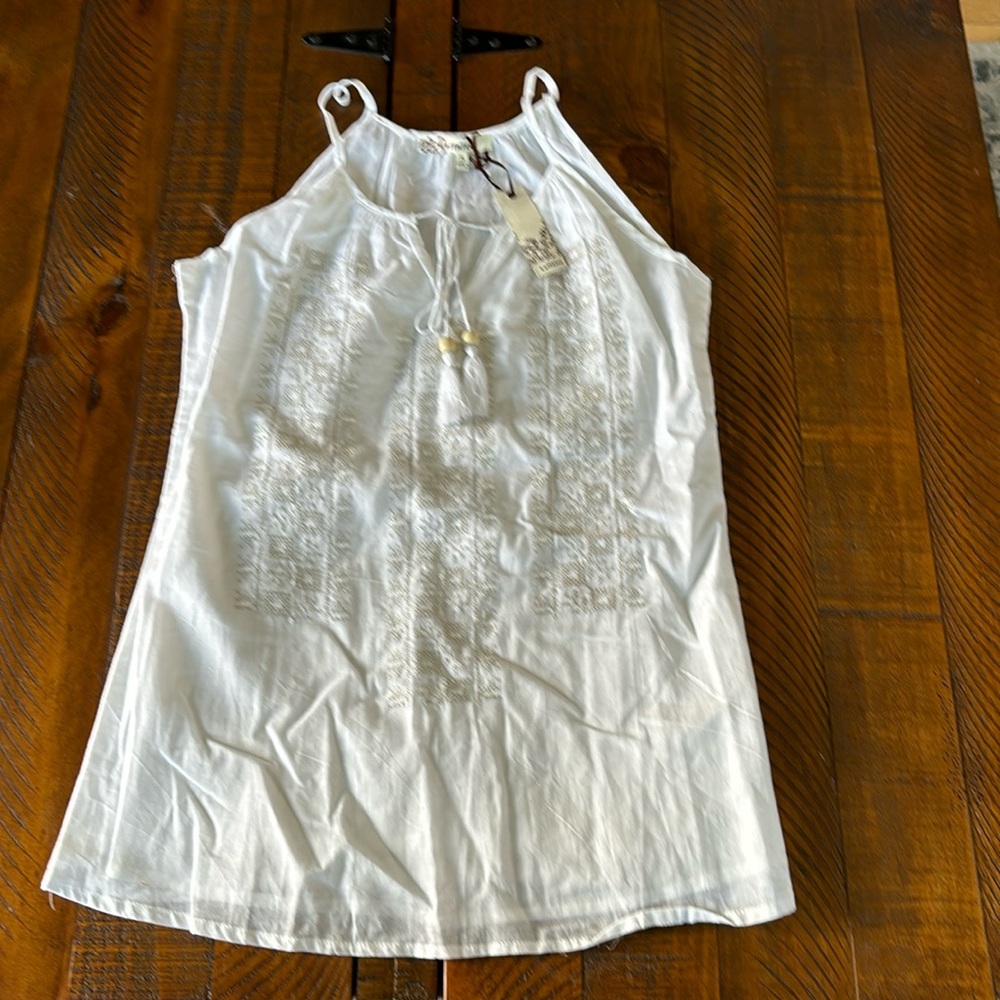 Laffaire women’s white top. NWT. Size small. New condition. See photos.